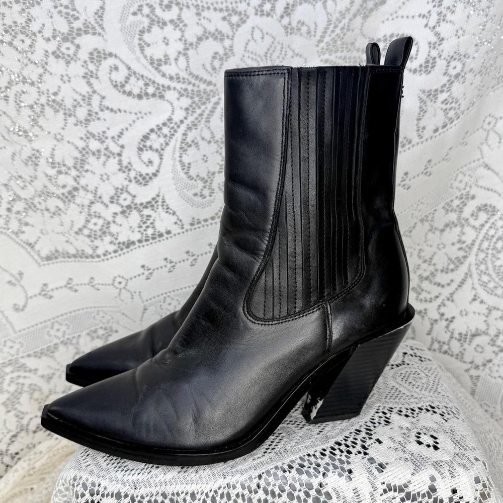 Sam Edelman Black Leather Pointed Toe Chelsea Boots — Size 8.5